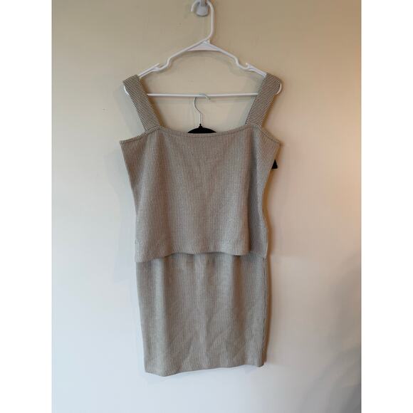 St. John Collection by Marie Gray 2-Piece Knit Set Skirt & Tank Top 6/M Beige - Picture 1 of 14